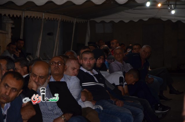 كفرقاسم - فيديو : جماهير غفيرة تحتشد امام بيت الشهيد احمد لتصرخ  كفرقاسم موحدة في وجه الجريمة والمجرمين ودم الشهيد احمد سيبقى نورا يحمي البلد  